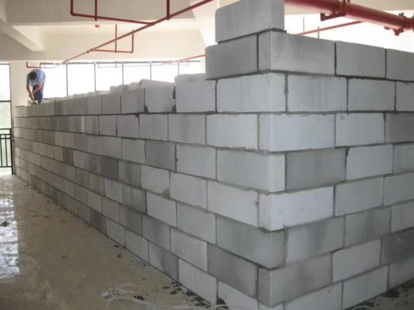 大渡口蒸压加气混凝土砌块承重墙静力和抗震性能的研究